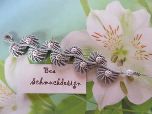 Armband Macrame, grau mit weißen Perlen, Handarbeit, Längenverstellbar - Bild 1 von 5