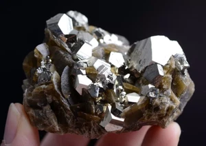 205 g esemplare minerale di benz pirite e calcite gialla di altissimo grado naturale/Cina - Foto 1 di 12