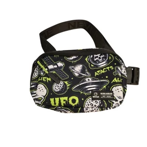Wolf Pak Never Average Area 51 Bauchtasche Crossbody Neu mit Etikett - Bild 1 von 13