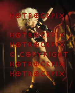 FOTO 8X10.5 DE WENDY O. WILLIAMS DE LOS PLASMÁTICOS EN CONCIERTO - Imagen 1 de 1