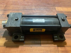 Parker Hydraulic Cylinder Model No. 02.50 c2hkts23a 5.750 serial ee136270a   NEW - Picture 1 of 4