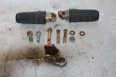 Honda V45 Interceptor VF750F 1983 OEM juego de clavijas traseras para pasajero par Foto 1 de 4