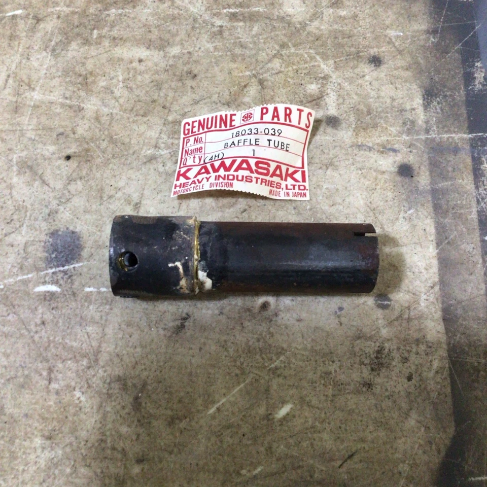 18033-039 NOS Kawasaki tubo defletor G4TR F3 A1SS A7SS KV100 - Imagem 1 de 1