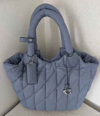 Bolso grande Coach Pillow CP152 iris acolchado en nailon azul pizarra Foto 1 de 4