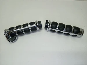Harley-Davidson 2004 Dyna Wide Glide Hand Grips Chrome & Rubber Cushioned - Picture 1 of 8