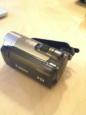 Canon Vixia HF200 - Image 1 of 2