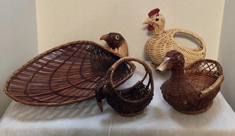 Bird Wicker Baskets Lot Of 4 Chicken Turkey Duck Bird  Vintage Diff. Sizes Used Cover
