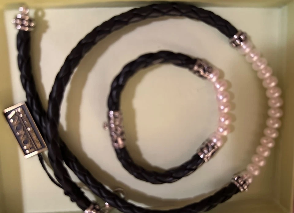 Juego de collar y pulsera Honora de cuero y perlas Foto 1 de 1