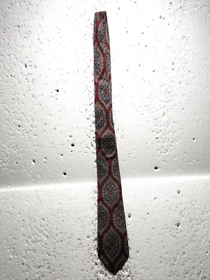 Corbata Christian Dior Para Hombre Marrón Granate Cachemira Formal Seda Hecha en EE. UU. Foto 1 de 4