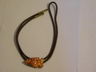 Corbata Bolo marrón con tobogán en forma de pez/resina Foto 1 de 4