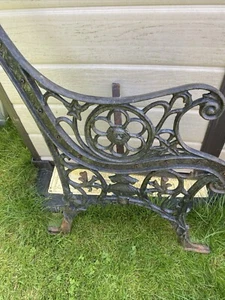 A PAIR OF CAST IRON BENCH ENDS - Picture 1 of 5