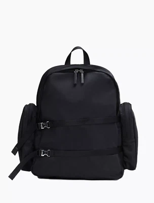 Mochila de náilon grande compartimento com zíper duplo Calvin Klein US$ 199,50, preta - Imagem 1 de 3
