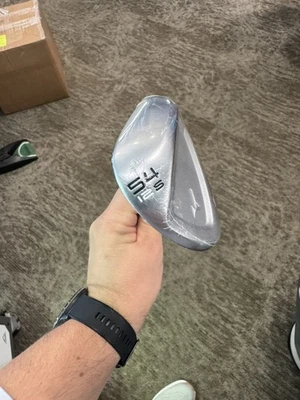 NUEVO Mizuno Pro T-3 Satin 54.12S Wedge S400 Tour Issue con empuñadura Golf Pride MCC Foto 1 de 4