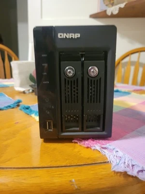 QNAP TS-269 Pro NAS with power adapter - Image 1 of 4