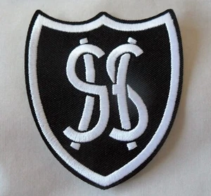 Grange Hill Schule Disco Uniform Kostüm. Bügelbild / Patch. - Bild 1 von 1