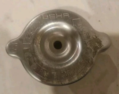 MERCEDES BENZ R107 450SL 380SL BEHR RADIATOR CAP - Image 1 of 3