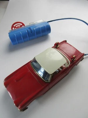 Raro coche de juguete de hojalata Bandai TR-4 Triumph de colección con control remoto a batería Foto 1 de 4