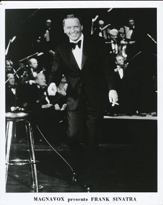 FRANK SINATRA Original CANDID Vintage 1973 OL BLUE EYES IS BACK TV Special Photo - Picture 1 of 1