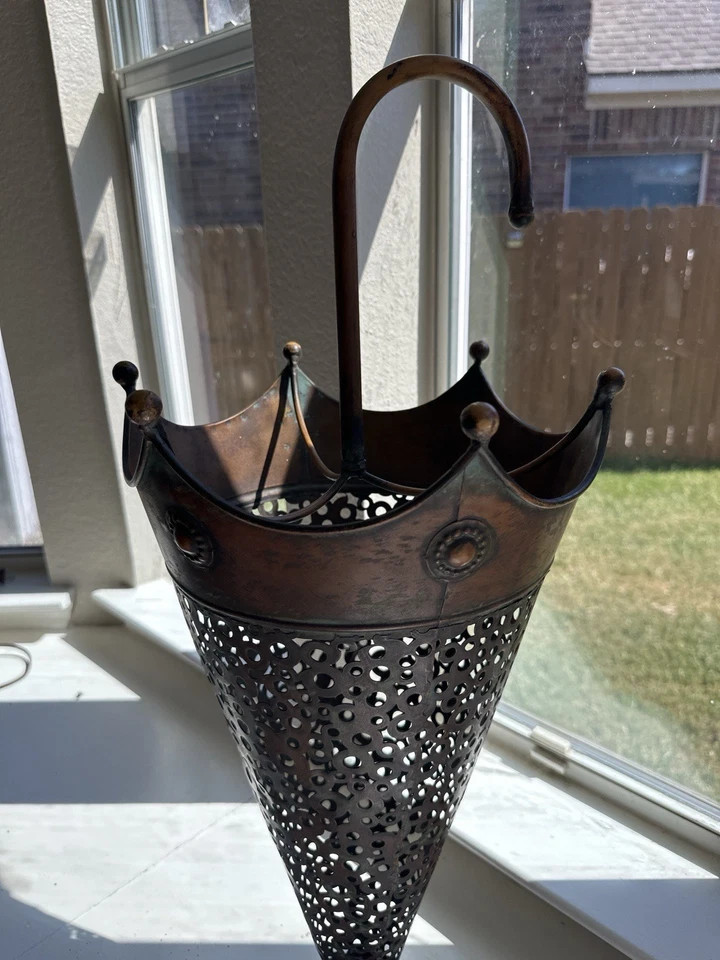 "Soporte paraguas de latón vintage de 27"" corona base fundida superior diseño calado" Foto 1 de 4