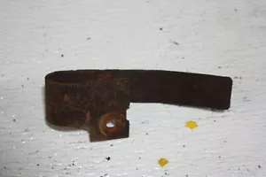 1974 Mercury Cougar HOOD MOUNTING LOCK MOUNTING BRACKETS HOLD DOWN PLATE - Foto 1 di 4
