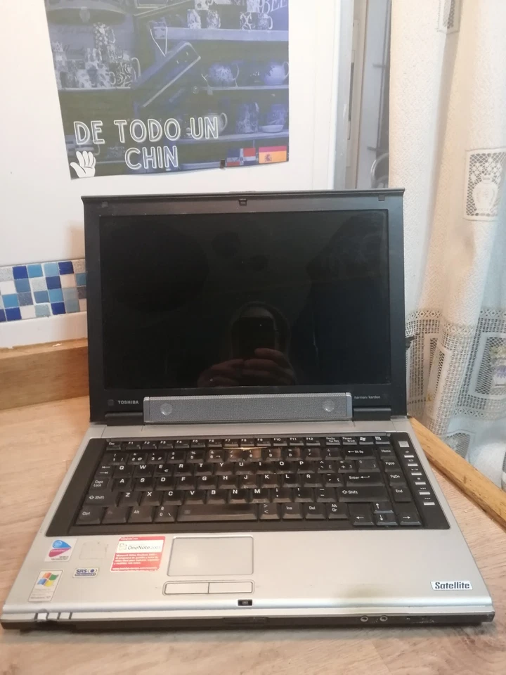 Toshiba M50-137, Enciende Sin Imagen,Averiado Para Piezas,Con Taras Leed Anuncio - Imagen 1 de 4