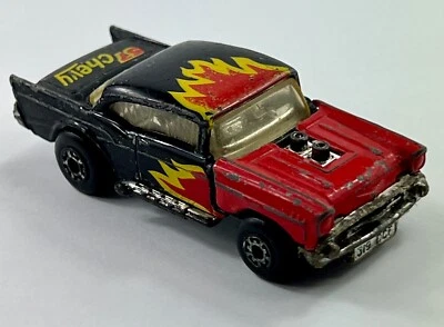 Chevy Hood 1979 vintage Matchbox Superfast 57 se abre rojo negro amarillo - casi nuevo Foto 1 de 4