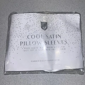 NEW Set of 2 Cambridge Proper Cool Satin Pillow Sleeves, White/Gray Covers Cases - Picture 1 of 4