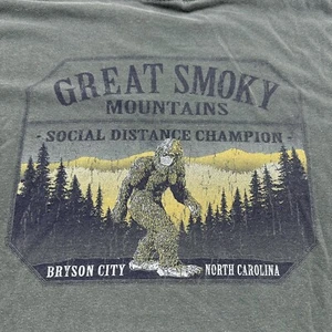 Great Smoky Mountains T-Shirt Men’s L Social Distance Sasquatch Bryson City NC - Picture 1 of 8
