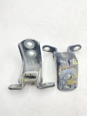 2016 -2023 NISSAN ALTIMA FRONT RIGHT SIDE DOOR HINGE UPPER & LOWER OEM BLACK_KH3 - Image 1 of 4