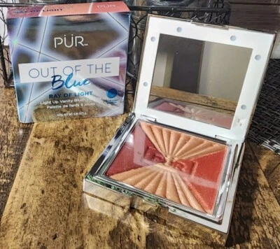 PUR OUT OF THE BLUE LIGHT UP BLUSH - RAYO DE LUZ (Tamaño completo/NUEVO EN CAJA)  Foto 1 de 4