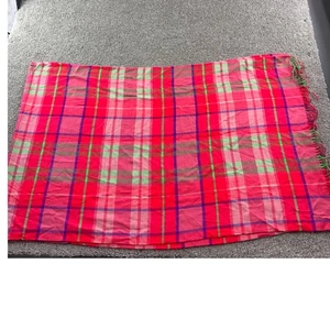 Bufanda a Cuadros Rosa Rojo 78 x24 Envoltura con Flecos Manta Mantón - Imagen 1 de 5
