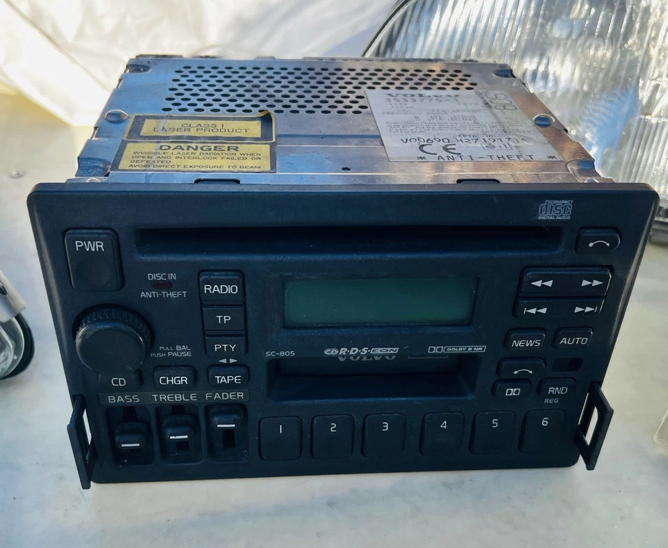 VOLVO S70 V70 C70 CD & CASSETTE PLAYER SC-805 3533775 WITH CODE - Immagine 1 di 1