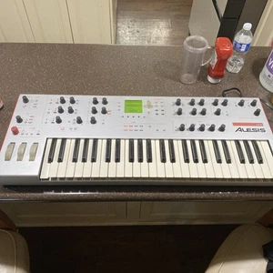 Alesis Ion 49 Key Modeling Synth Keyboard . As-is - Picture 1 of 16