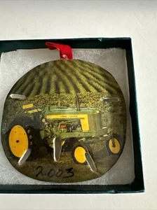 2003 John Deer Seashell Ornament - Picture 1 of 8
