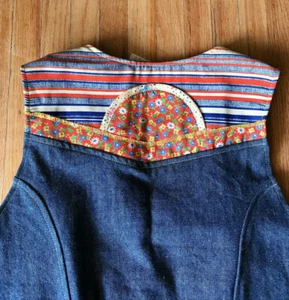 Vintage 1970s Denim Vest Floral Print Blue Red All Cotton Size 13 S/M Rainbow - Picture 1 of 8