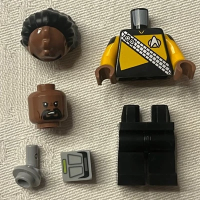 LEGO Minifigure Tenente Worf da 10356 Star Trek Enterprise NUOVO con accessori - Immagine 1 di 4