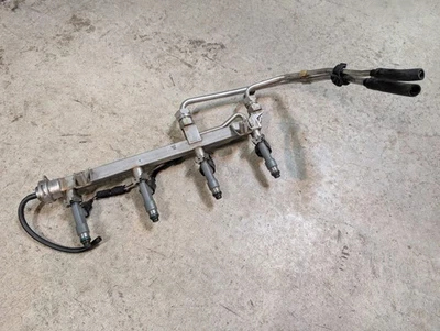 Riel de combustible SAAB 9-3 2008-2011 con inyectores 4 cilindros 55556681 OEM Foto 1 de 4