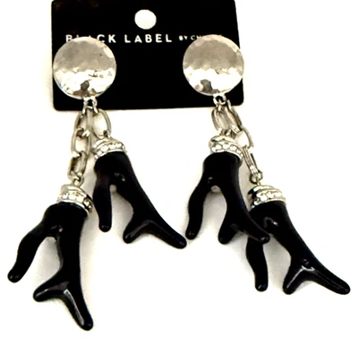 NUEVO CON ETIQUETAS Pendientes Chico's 2 1/4" Etiqueta Negra Coral Negro y Cristal Tono Plata Perforados Foto 1 de 4