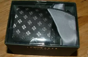NEW WT $115 TED BAKER LONDON TIE & POCKET SQUARE 100%SILK BLACK FLORAL #1TS - Picture 1 of 4