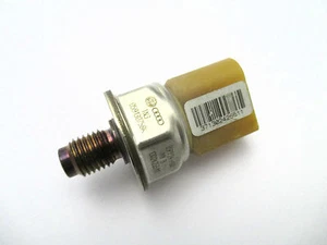 Neu/Original Kraftstoff Drucksensor Audi A4 / A5 / A6 / Q5 / Q7 2.7L 3.0L TDI - Bild 1 von 4