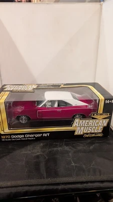 CARGADOR DODGE R/T 1/18 ERTL AMERICAN MUSCLE AUTHENTICICS FUCSIA/ROSA 1970 Foto 1 de 4
