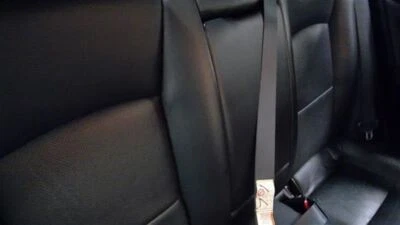 2011 11 Suzuki Kizashi Center Rear Seat Belt w Retractor Black 102916 - Imagem 1 de 4