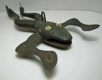 Señuelo de pesca en hielo FROG RAF Robert Allen Francis Adirondacks NY 1950s arte popular Foto 1 de 4