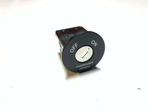KIA CARENS MK2 PASSENGER AIR BAG ON OFF SWITCH CONTROL 2006-2013🌟 - Picture 1 of 2