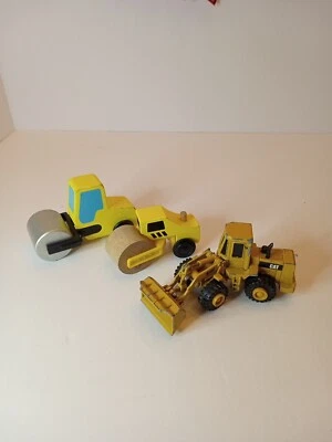 Juguetes de madera/diecast dos rodillos de madera y un cargador frontal Ertl Cat Foto 1 de 4