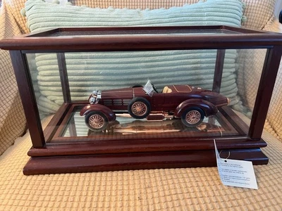 Franklin Mint 1924 Hispano-Suiza madera de tulipán y cobre 1:24 en exhibición personalizada Foto 1 de 4