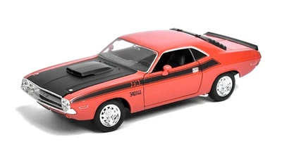 1970 Dodge Challenger  T/A 1/24 Scale Diecast Model by Welly - RED - Image 1 of 4