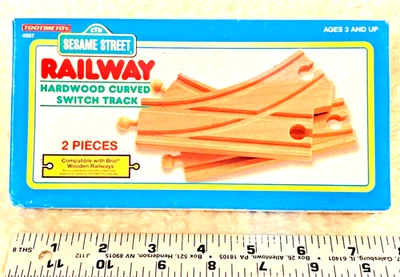 Vintage 1995 TootsieToy Sesame Street Railway HARDWOOD CURVED SWITCH TRACK #4557 - Image 1 of 4