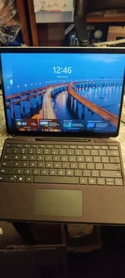 Tablet Microsoft Surface Pro 9 2038 i7|16|1TB Slim Pen Batería Ciclo #4 Foto 1 de 4