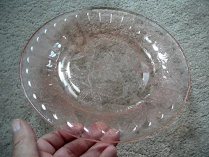 FLORAL POINSETTIA - Vintage JEANNETTE PINK DEPRESSION GLASS - 9" DINNER PLATE EX - Picture 1 of 7